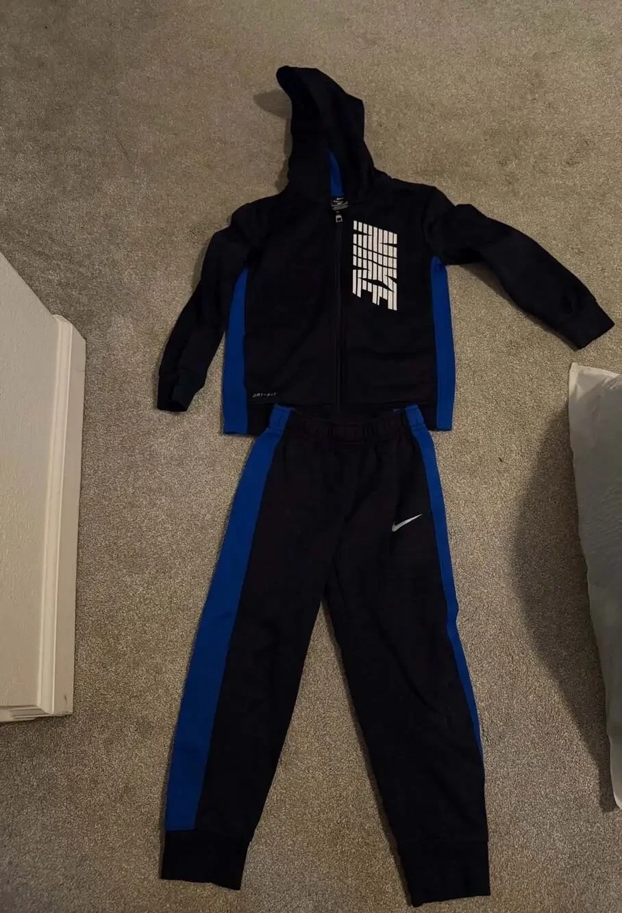 Nike Boys Dri-FIT Full-Zip Hoodie and Jogger Pants Track Set - 6T